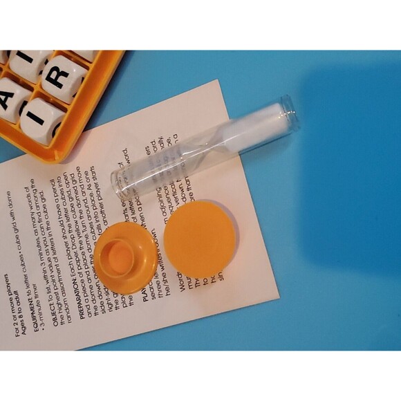 Vintage 1983 Parker Brothers Boggle Game With Challenge Cube Complete - Picture 8 of 9